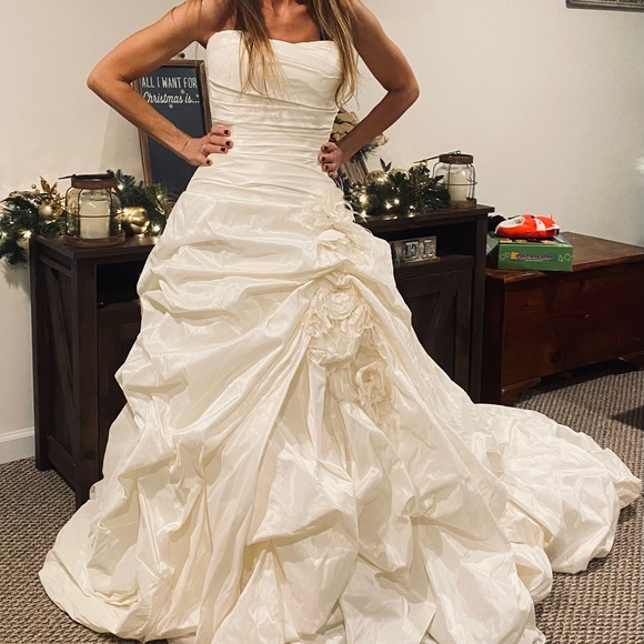 Casablanca Wedding Dress, New/Never Used - Picture 5 of 11